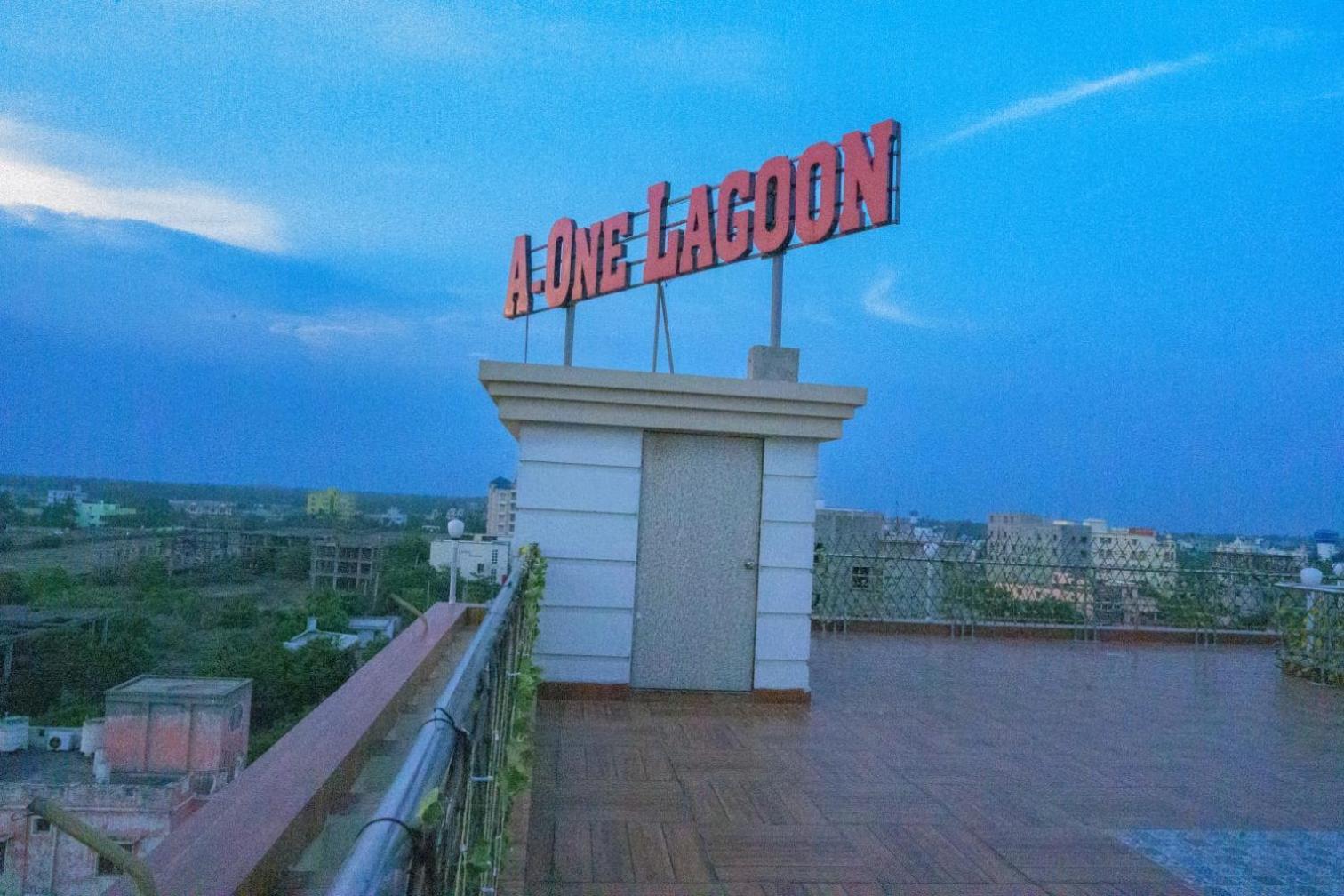 A One Lagoon Hotell Puri Exteriör bild